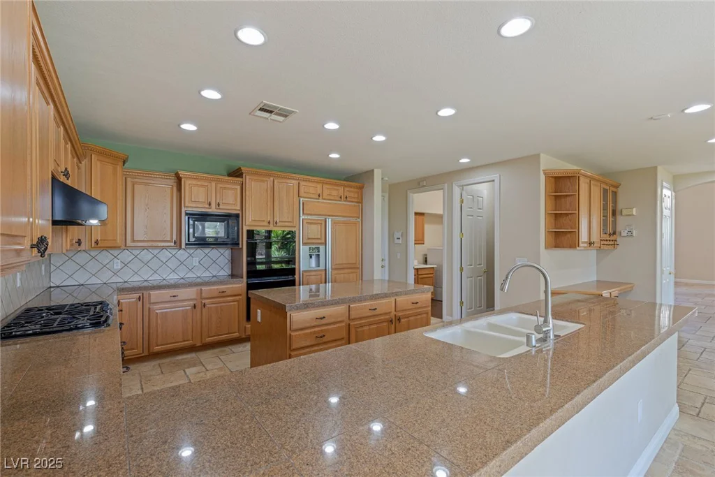 10761 Capesthorne, Las Vegas, NV 89135