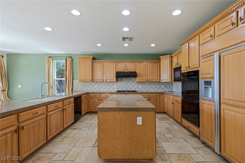 10761 Capesthorne, Las Vegas, NV 89135