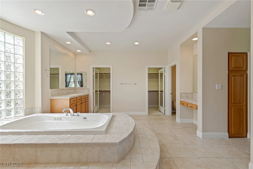 10761 Capesthorne, Las Vegas, NV 89135