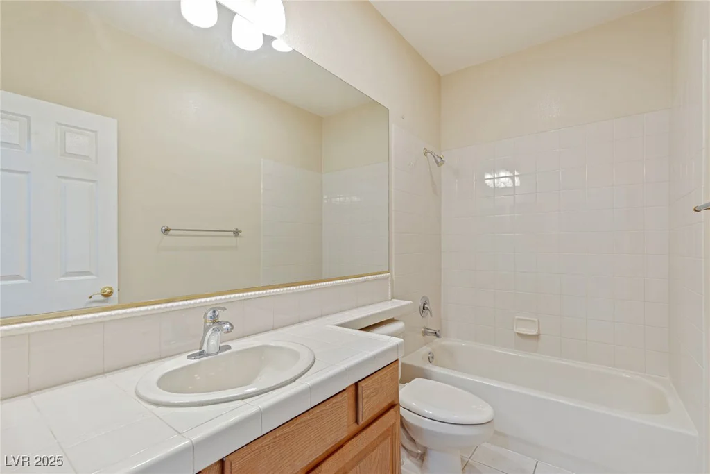 10761 Capesthorne, Las Vegas, NV 89135