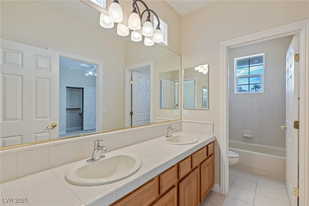 10761 Capesthorne, Las Vegas, NV 89135