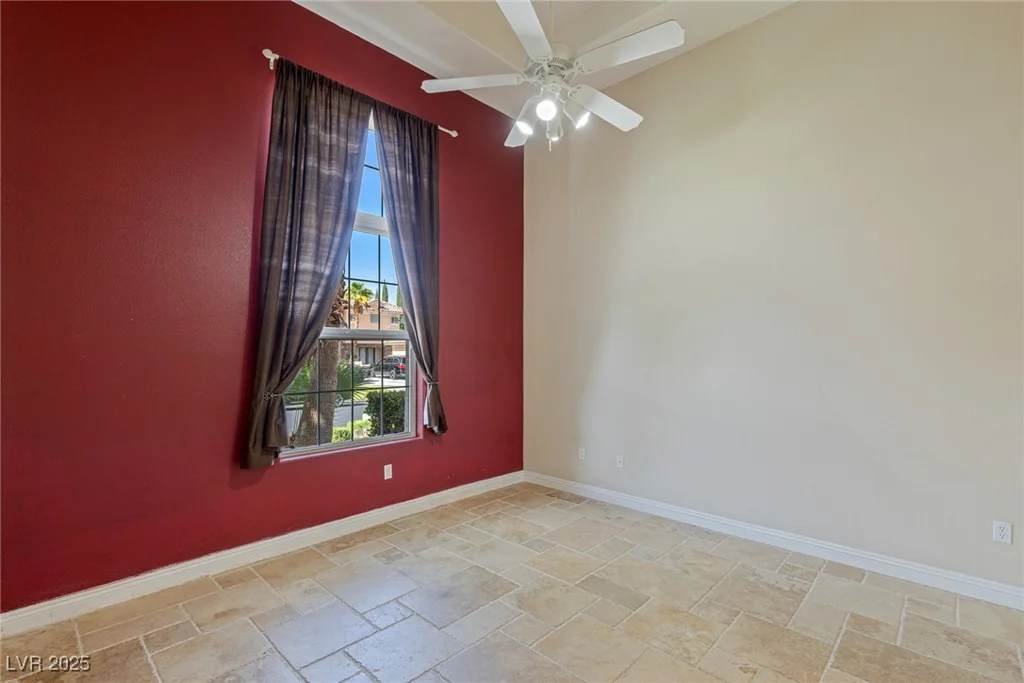 10761 Capesthorne, Las Vegas, NV 89135