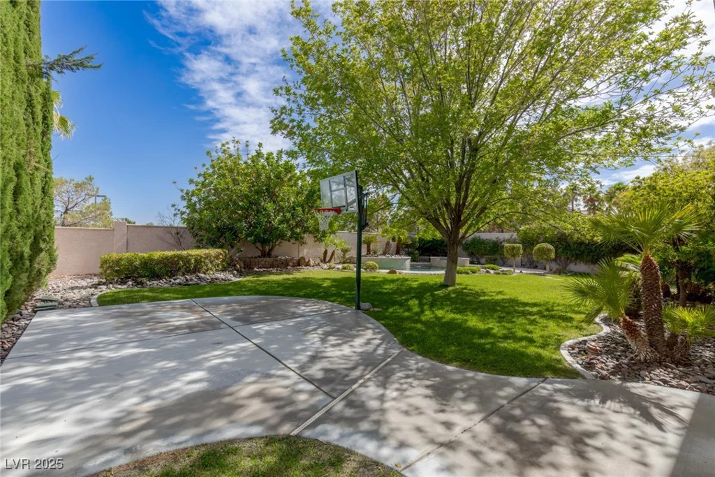 10761 Capesthorne, Las Vegas, NV 89135