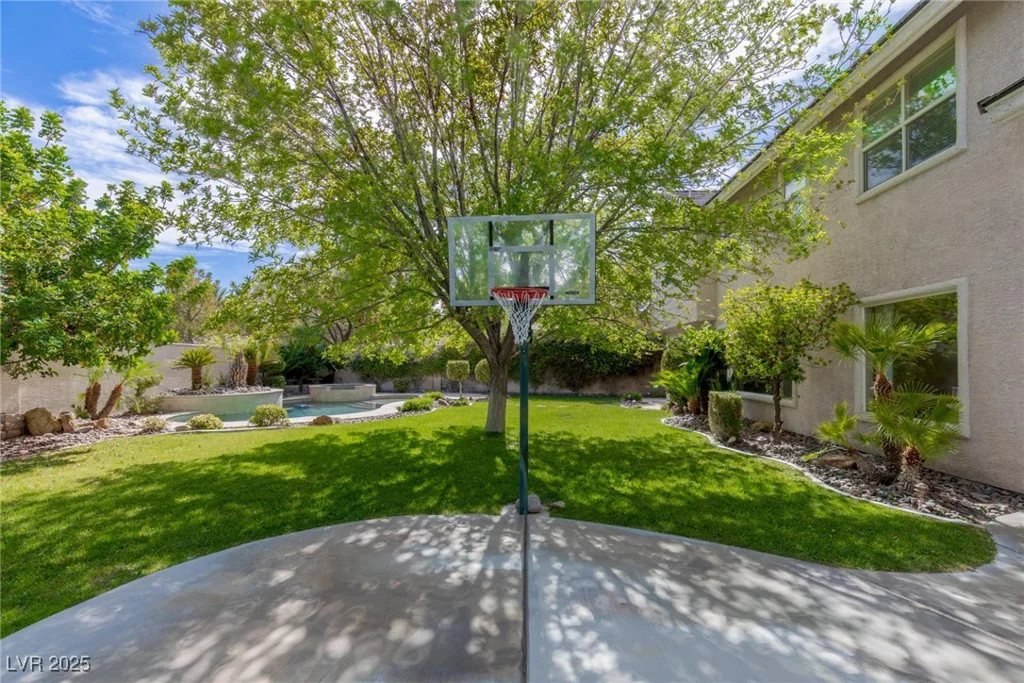 10761 Capesthorne, Las Vegas, NV 89135