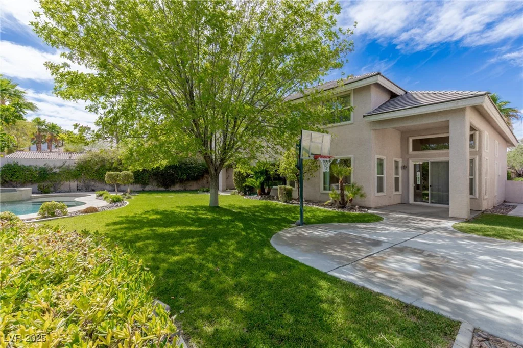 10761 Capesthorne, Las Vegas, NV 89135
