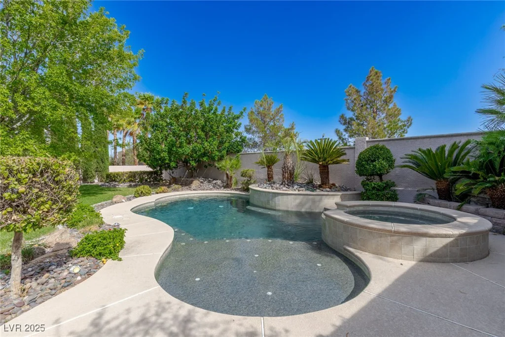10761 Capesthorne, Las Vegas, NV 89135