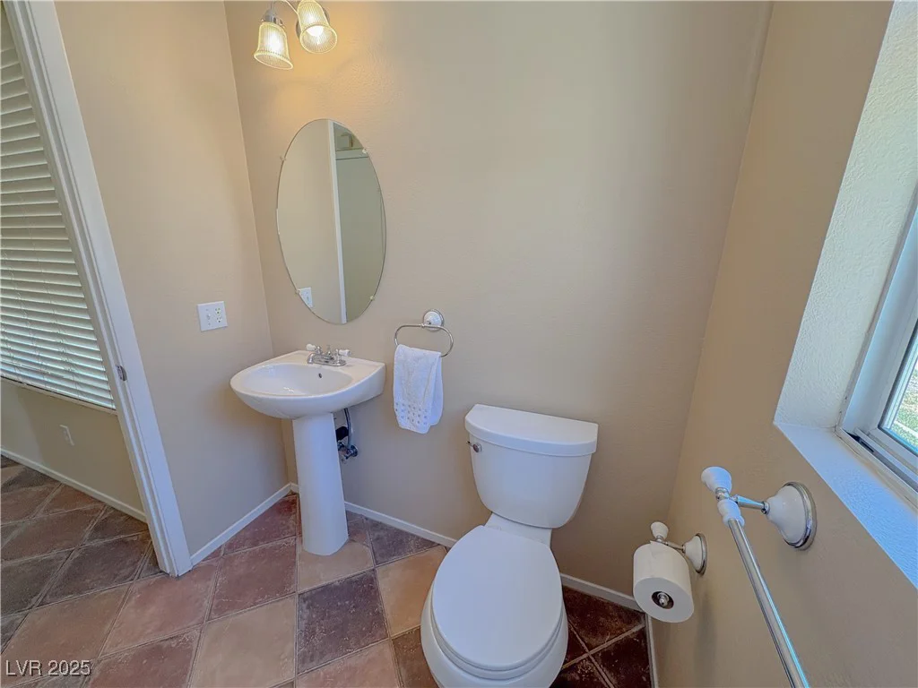 1564 Silver Knoll, Las Vegas, NV 89123