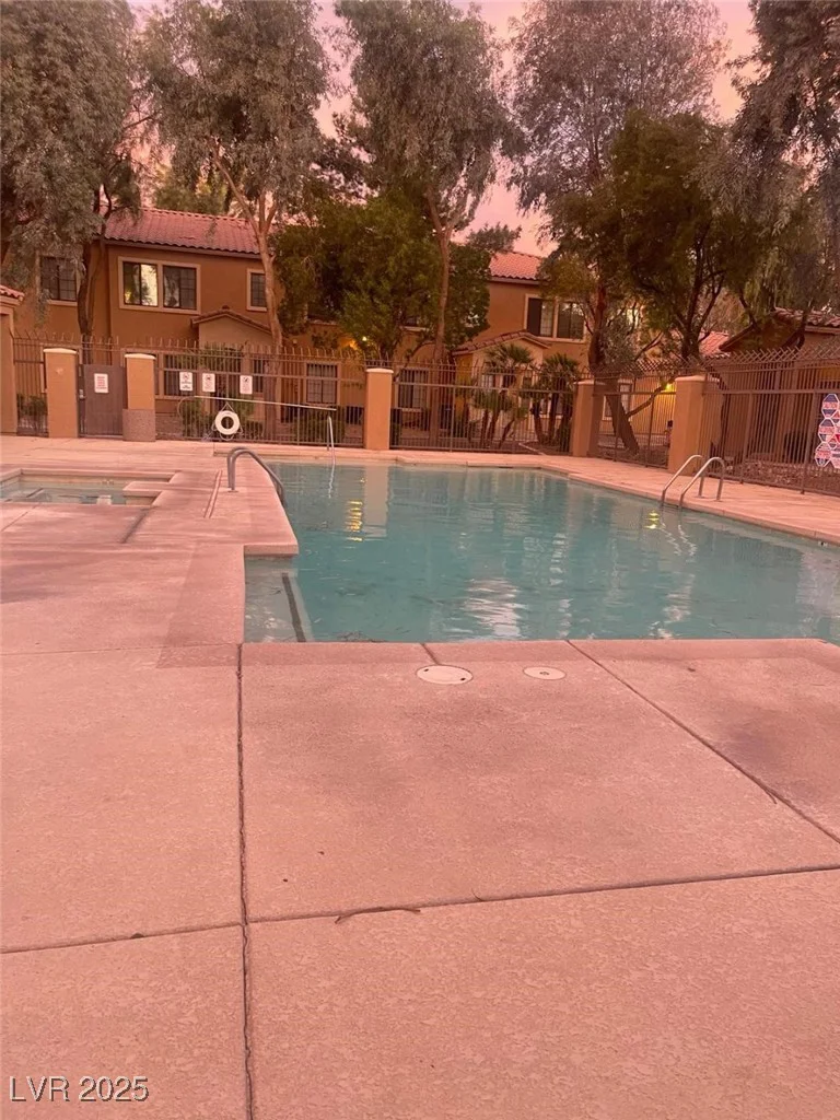 2151 Hussium Hills, Las Vegas, NV 89108