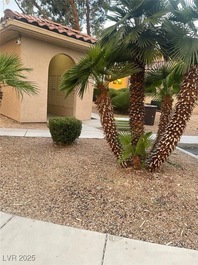 2151 Hussium Hills, Las Vegas, NV 89108
