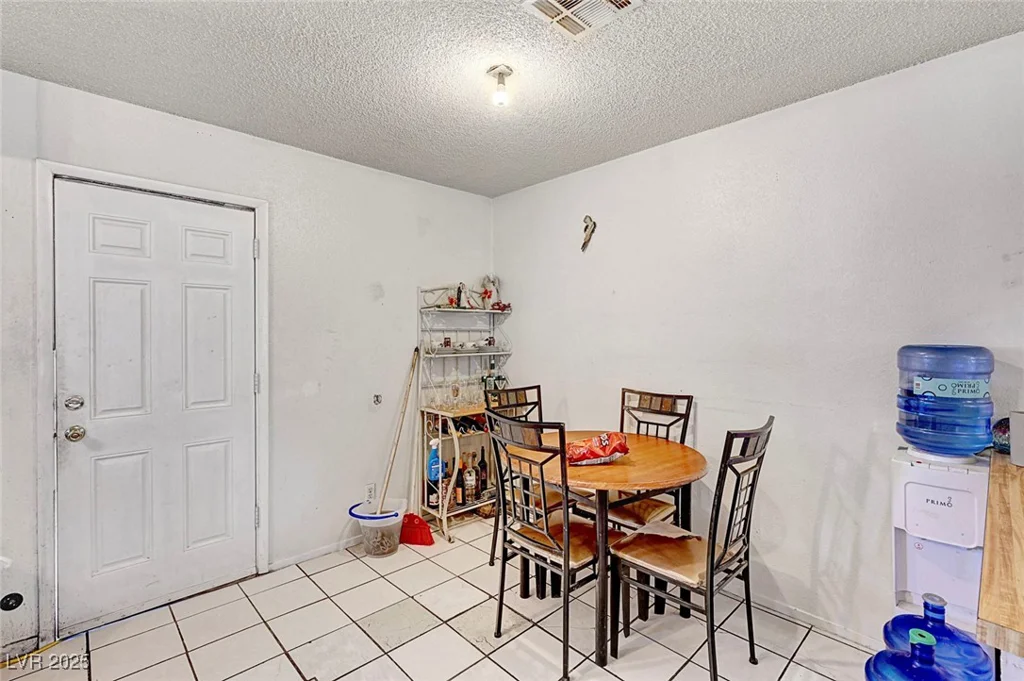 4835 Nevada, Las Vegas, NV 89104