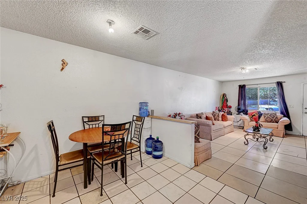 4835 Nevada, Las Vegas, NV 89104