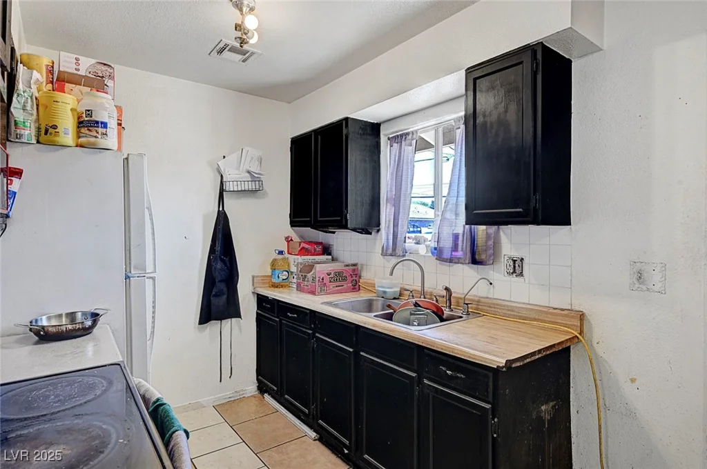 4835 Nevada, Las Vegas, NV 89104