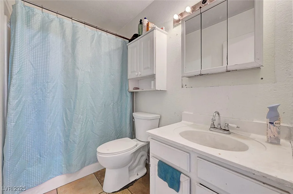 4835 Nevada, Las Vegas, NV 89104