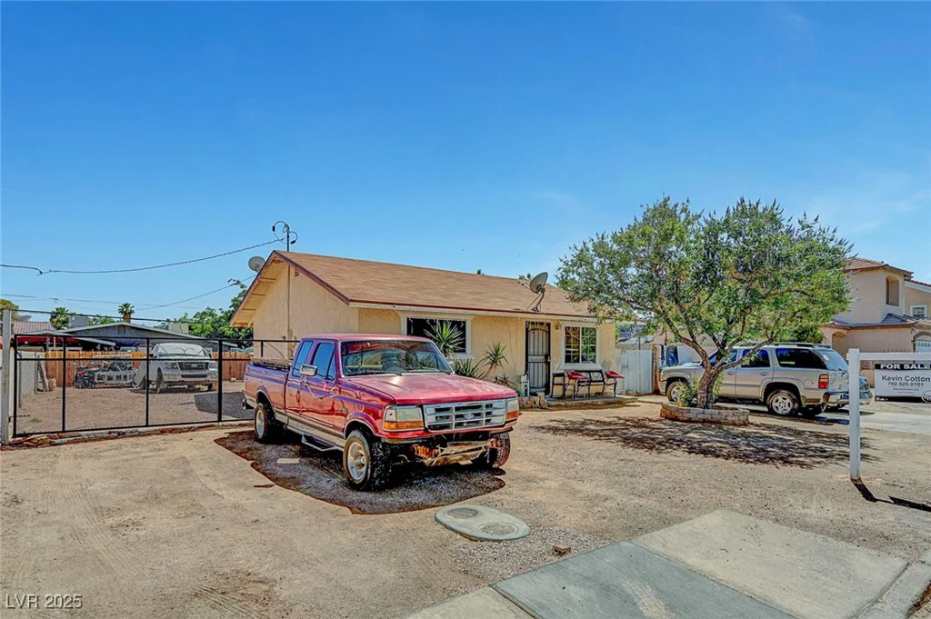 4835 Nevada, Las Vegas, NV 89104