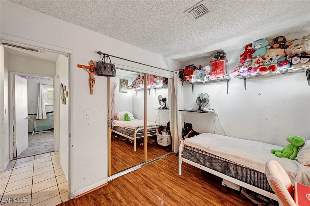 4835 Nevada, Las Vegas, NV 89104