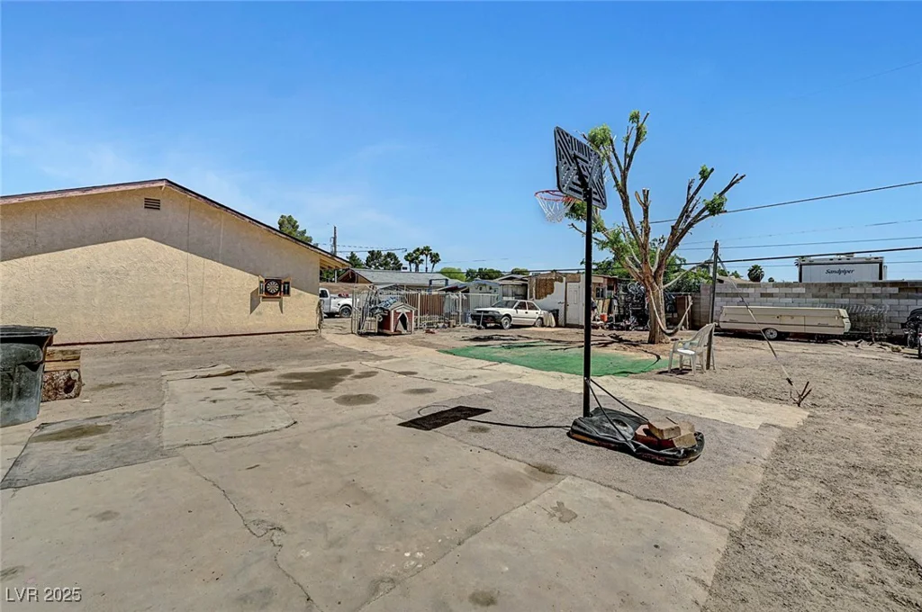 4835 Nevada, Las Vegas, NV 89104