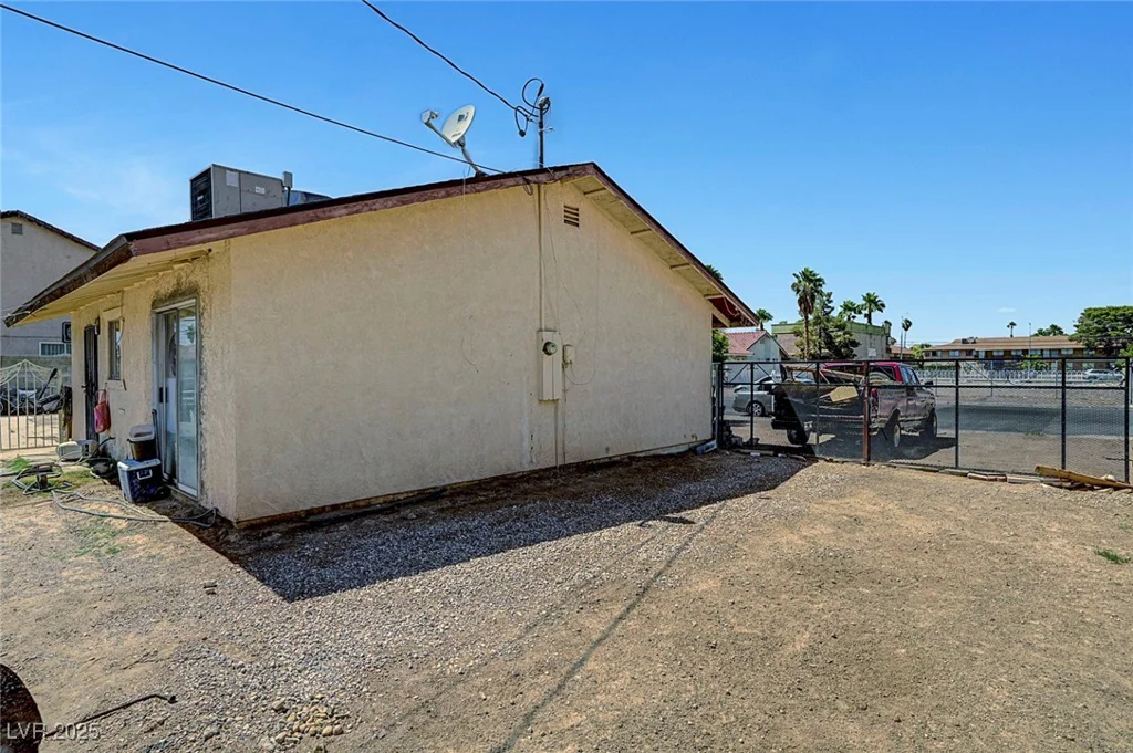 4835 Nevada, Las Vegas, NV 89104