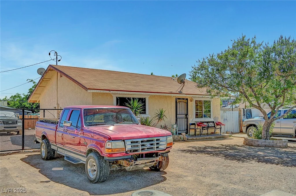 4835 Nevada, Las Vegas, NV 89104