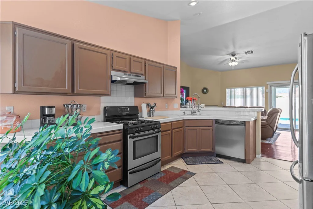 608 Blooming View, North Las Vegas, NV 89032