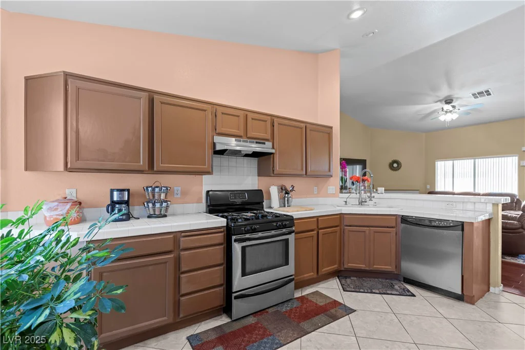 608 Blooming View, North Las Vegas, NV 89032