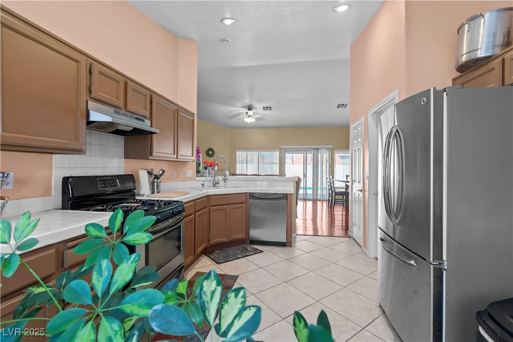 608 Blooming View, North Las Vegas, NV 89032