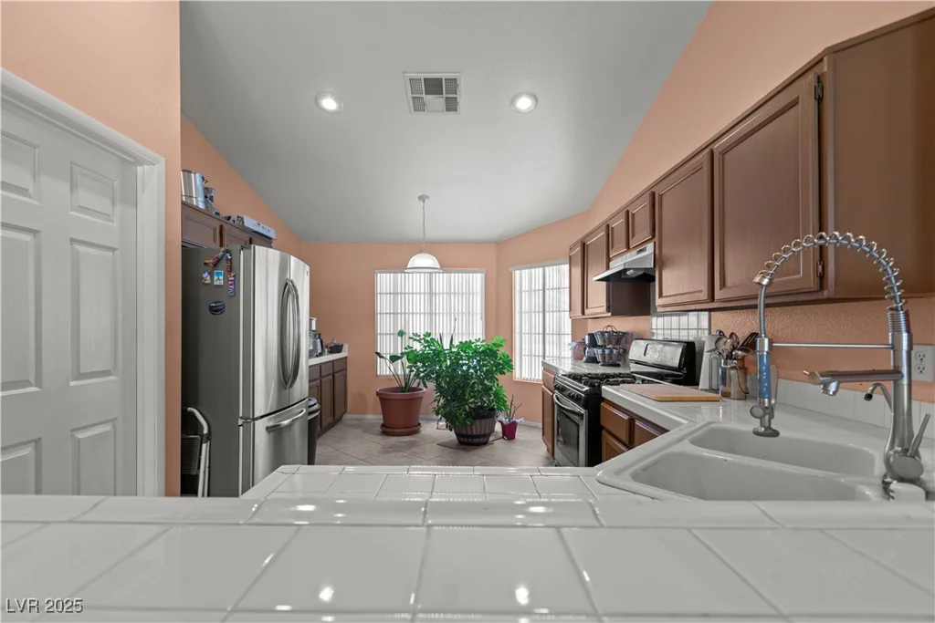608 Blooming View, North Las Vegas, NV 89032