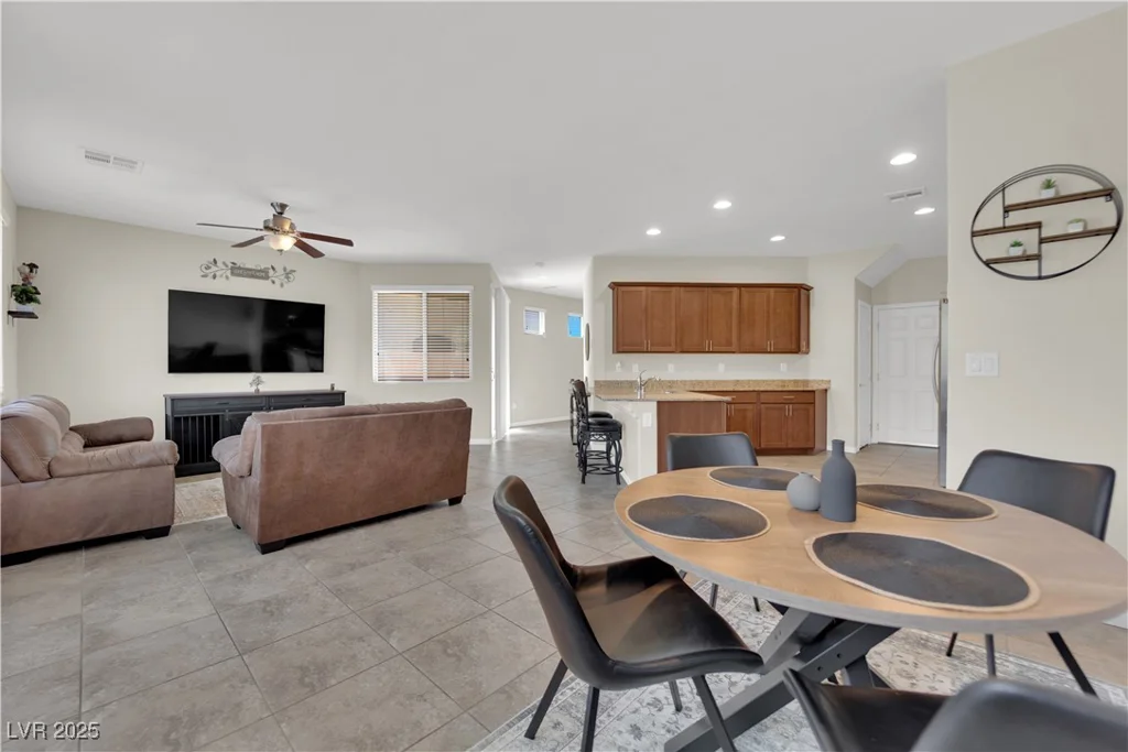 6626 Seahorse Reef, Las Vegas, NV 89149
