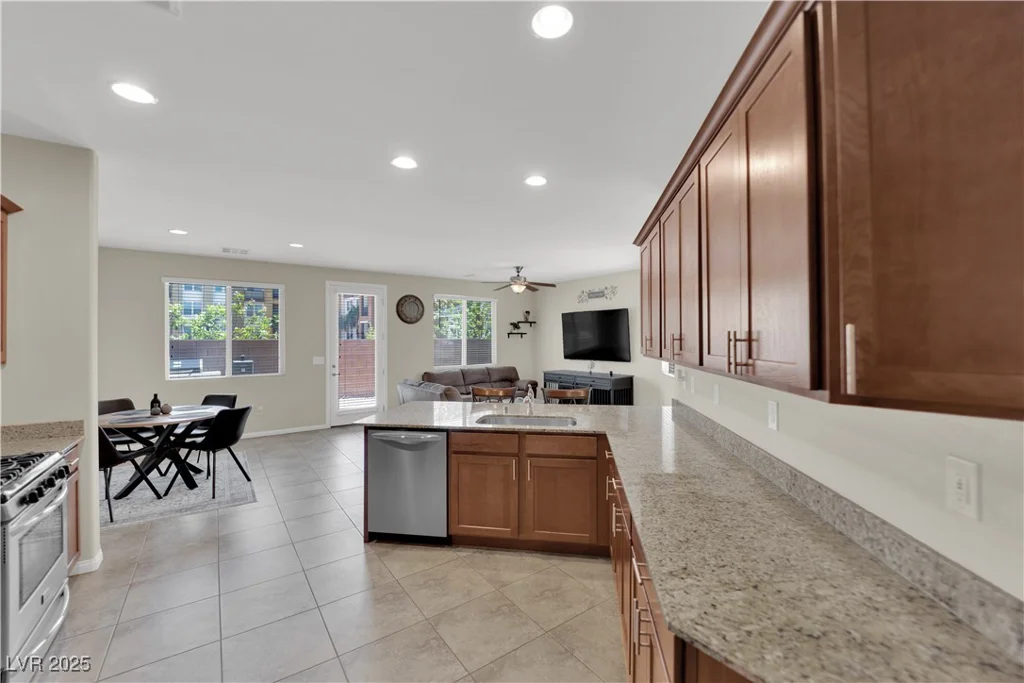 6626 Seahorse Reef, Las Vegas, NV 89149