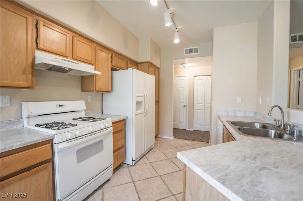 1050 CACTUS, Las Vegas, NV 89183
