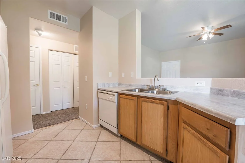 1050 CACTUS, Las Vegas, NV 89183