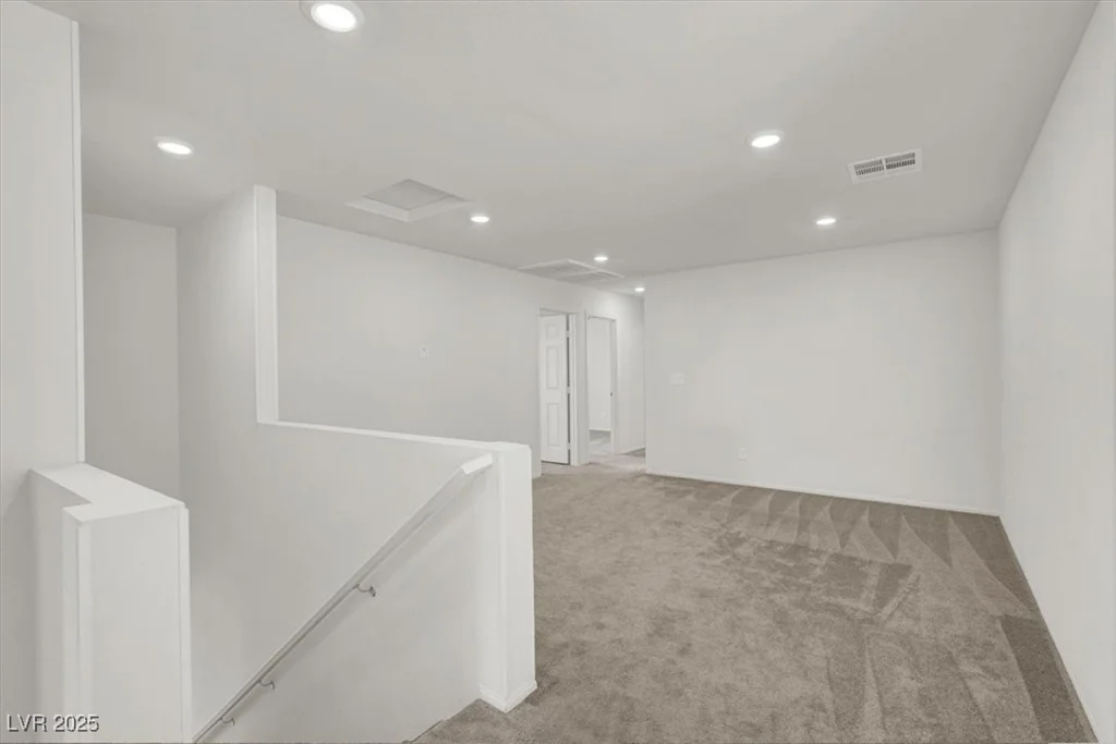 9198 Harbin, Las Vegas, NV 89148