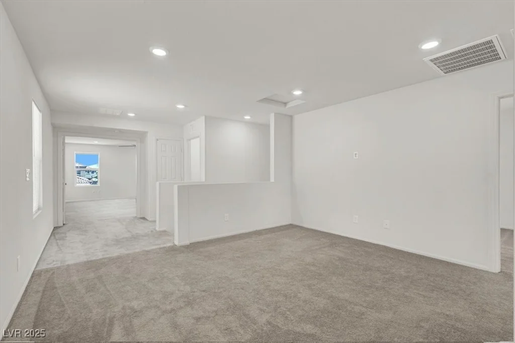 9198 Harbin, Las Vegas, NV 89148