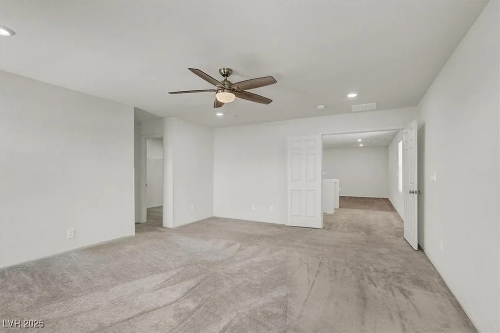 9198 Harbin, Las Vegas, NV 89148