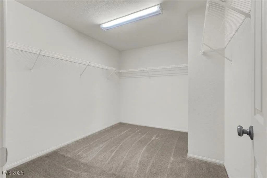 9198 Harbin, Las Vegas, NV 89148
