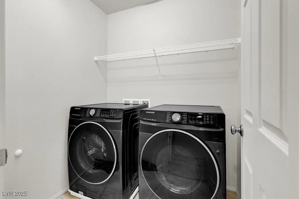9198 Harbin, Las Vegas, NV 89148