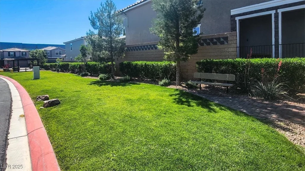 9198 Harbin, Las Vegas, NV 89148