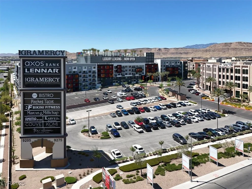 9198 Harbin, Las Vegas, NV 89148