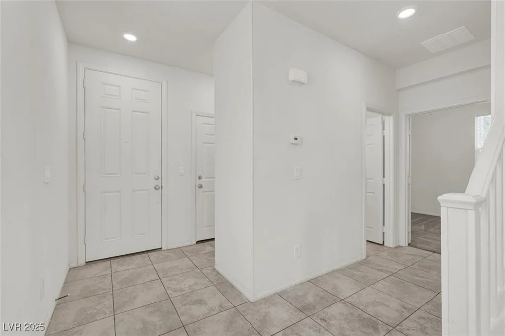 9198 Harbin, Las Vegas, NV 89148
