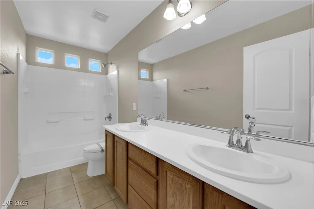 125 Sharp Edge, North Las Vegas, NV 89031