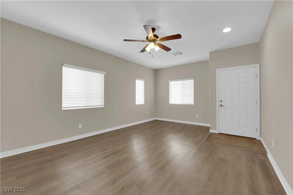 125 Sharp Edge, North Las Vegas, NV 89031