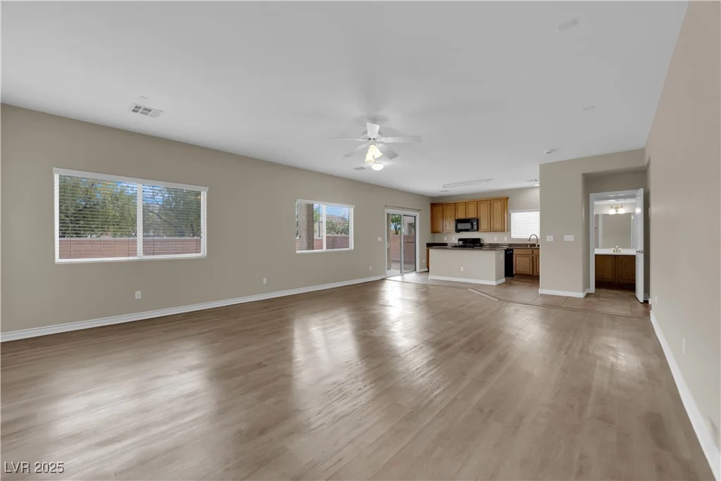125 Sharp Edge, North Las Vegas, NV 89031