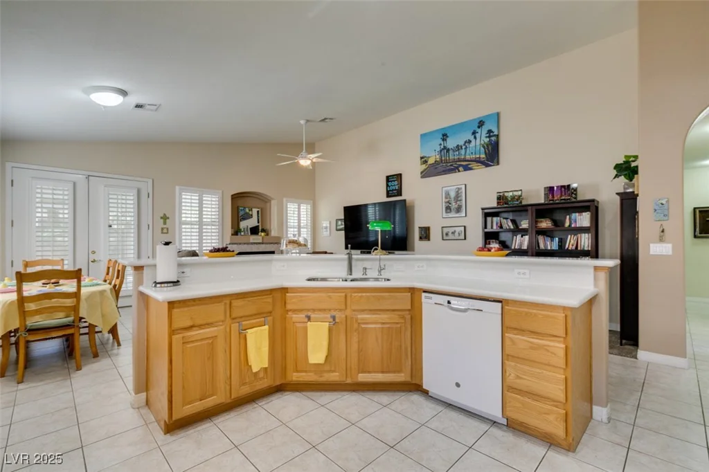 2543 Farmington, Las Vegas, NV 89120