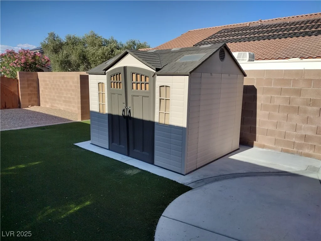 2543 Farmington, Las Vegas, NV 89120