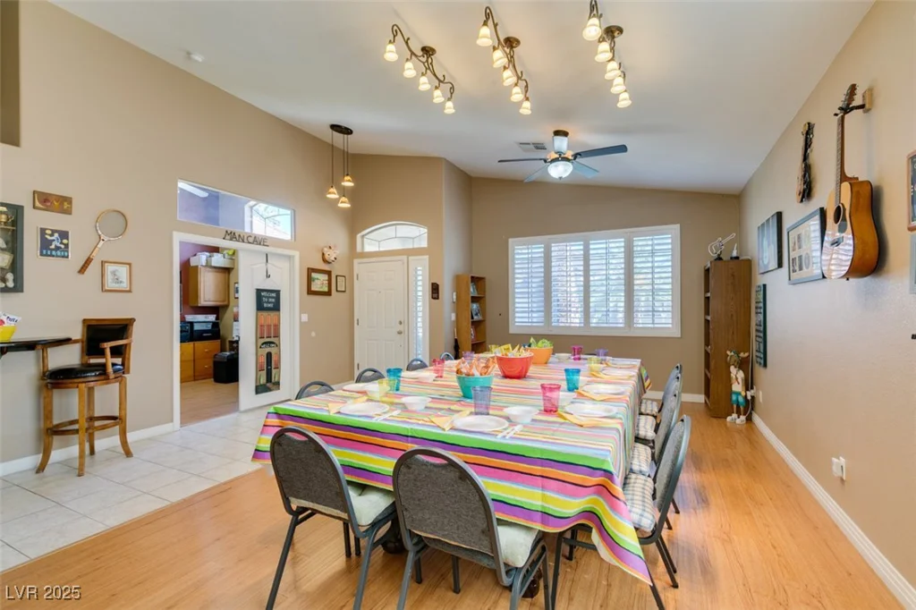 2543 Farmington, Las Vegas, NV 89120