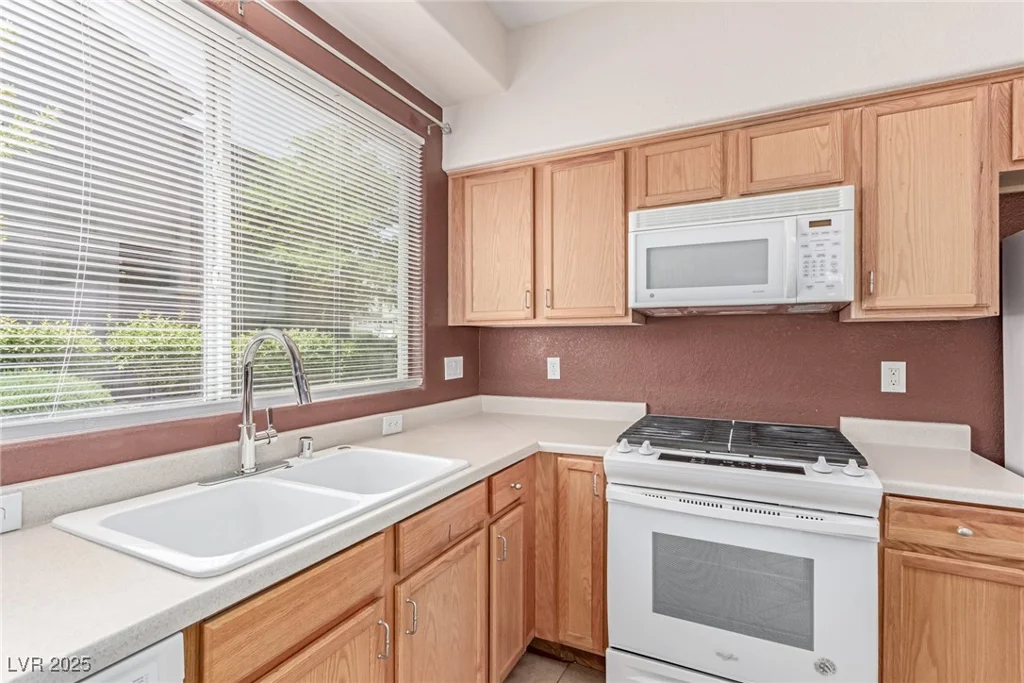 9537 Michelle Falls, Las Vegas, NV 89149