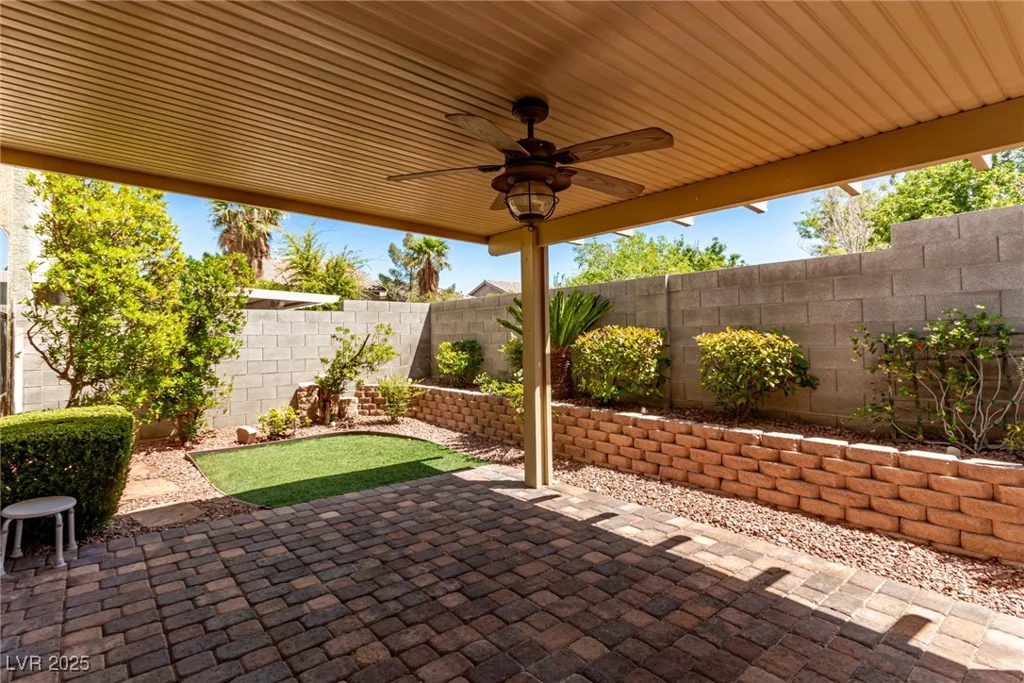 9537 Michelle Falls, Las Vegas, NV 89149