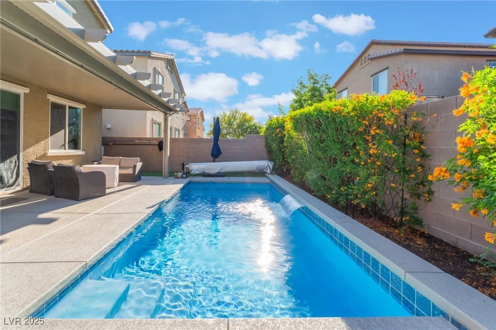 4524 Stardusk Falls, North Las Vegas, NV 89084