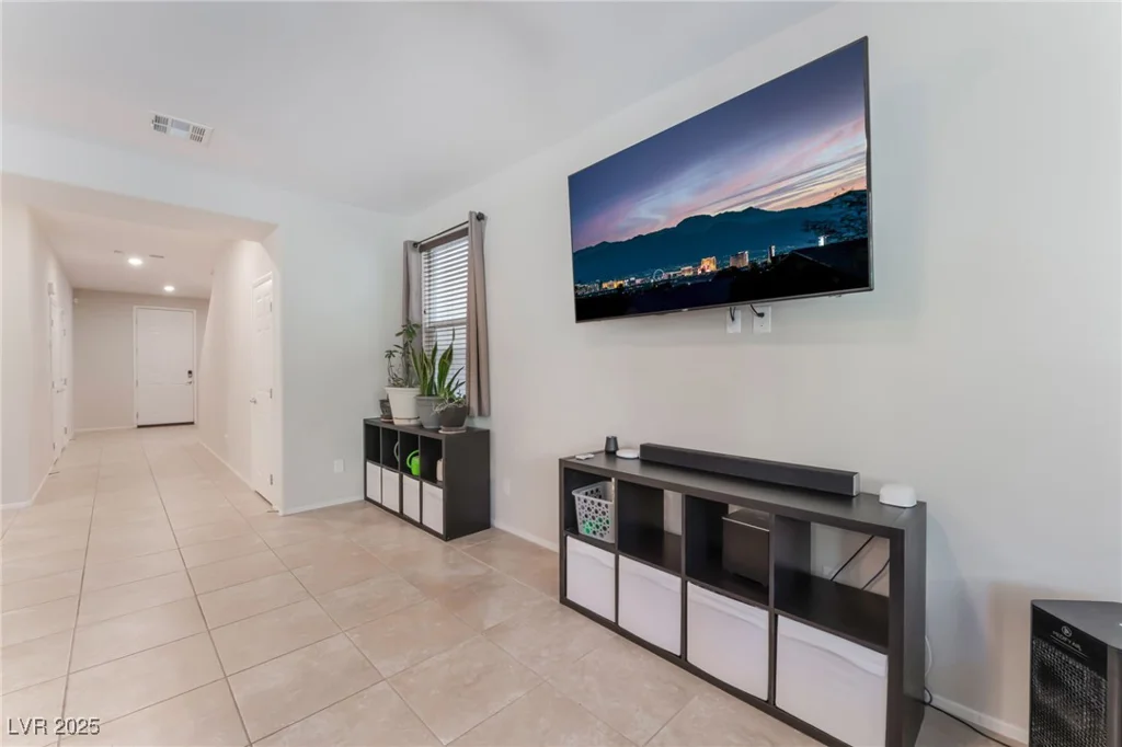 4524 Stardusk Falls, North Las Vegas, NV 89084