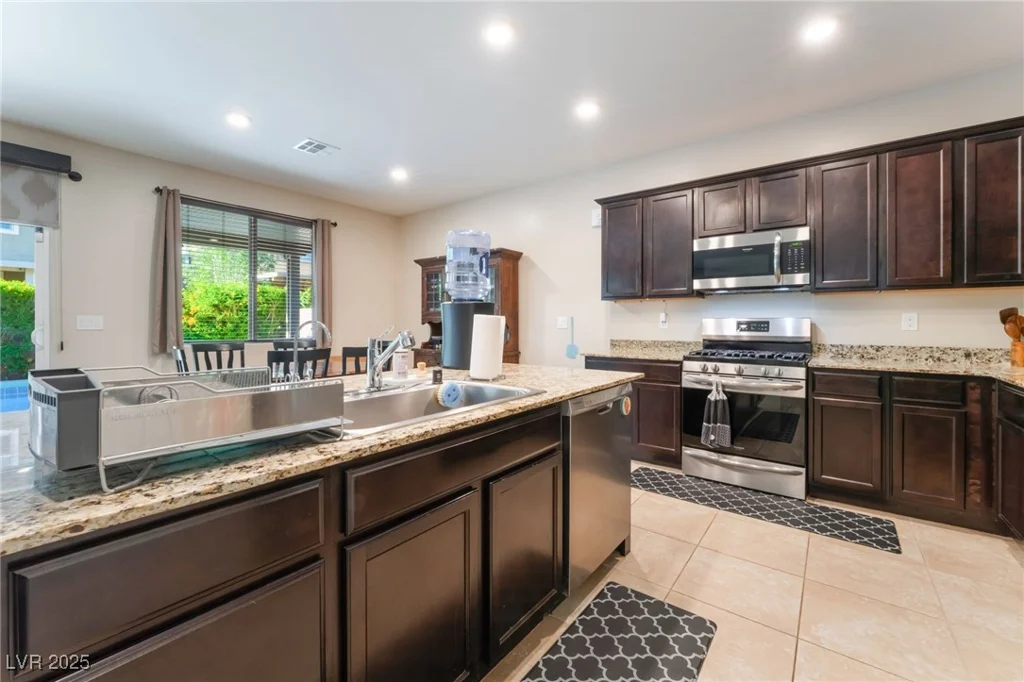 4524 Stardusk Falls, North Las Vegas, NV 89084