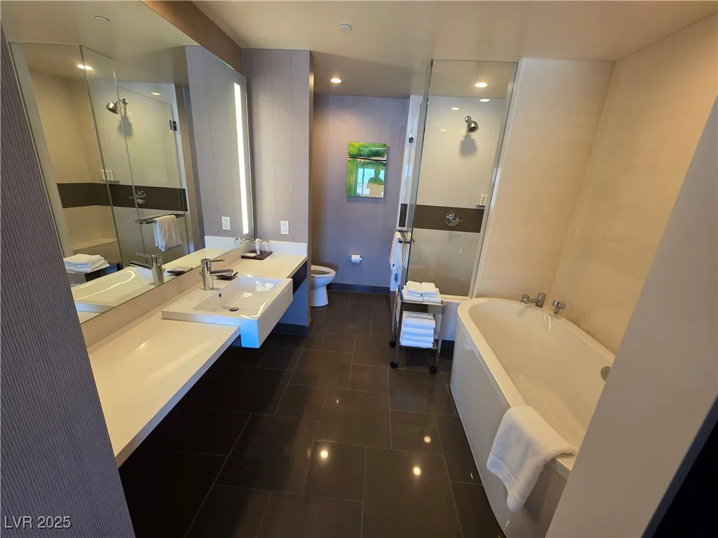 2600 Harmon, Las Vegas, NV 89158